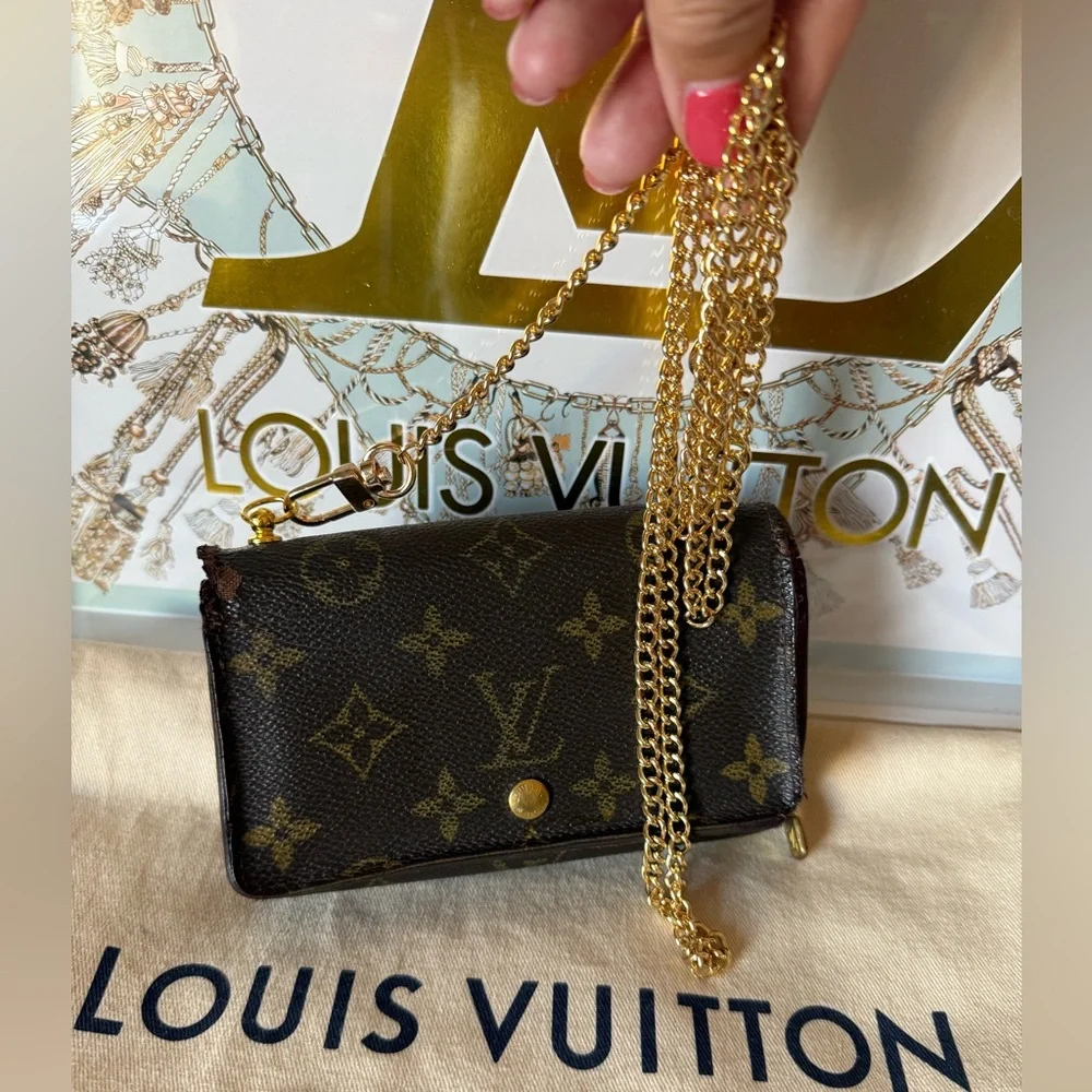 Louis Vuitton Vintage  Brown Monogram Wallet in Chain - Picture 5 of 14